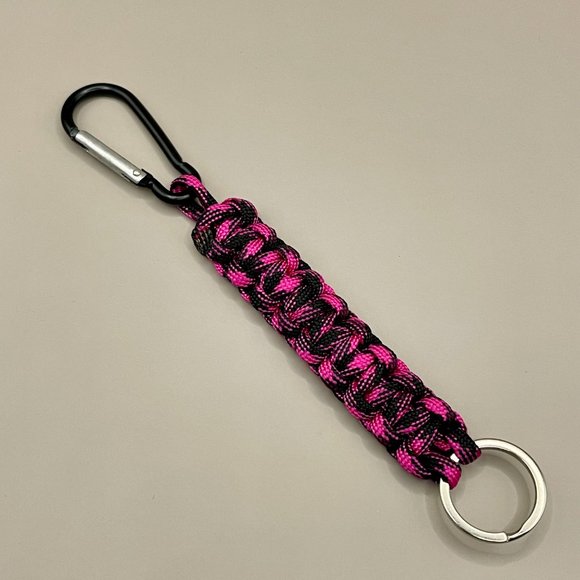 Pink & Black Paracord keychain with Carabiner clip and keyring. - Picture 1 of 3